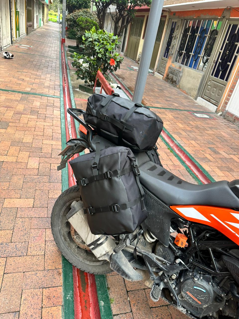 Alforjas EasyBags Rackless 20L